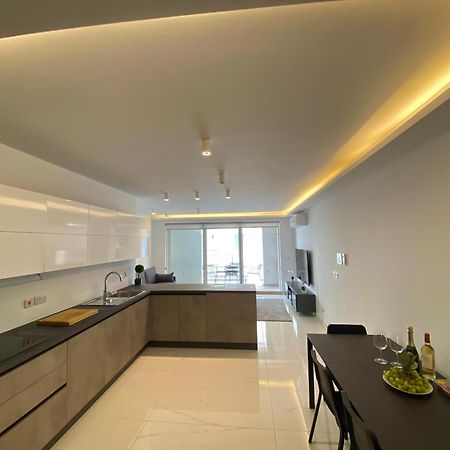 Tigne Sliema Three Bedrooms Apartment Luaran gambar