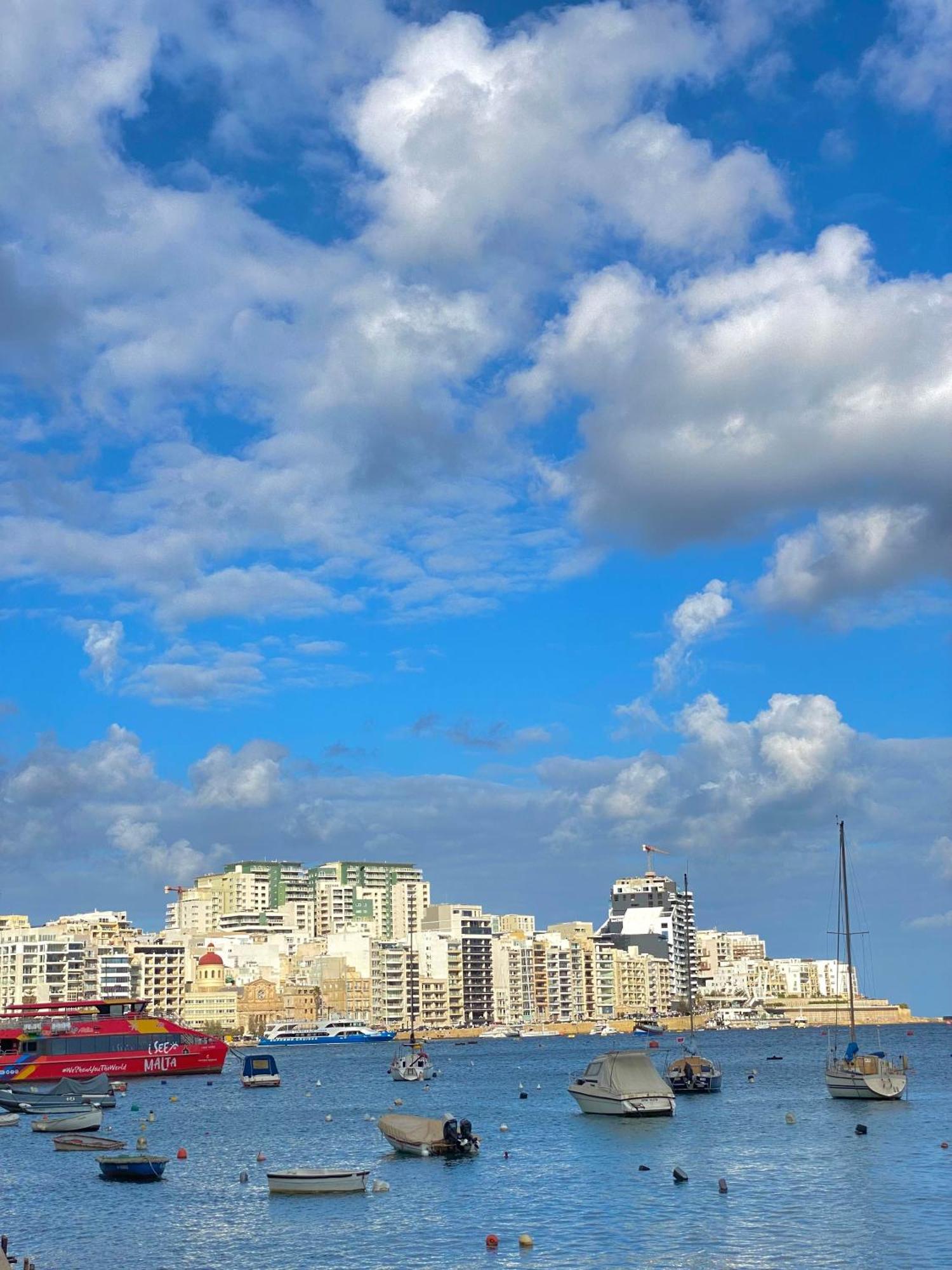 Tigne Sliema Three Bedrooms Apartment Luaran gambar