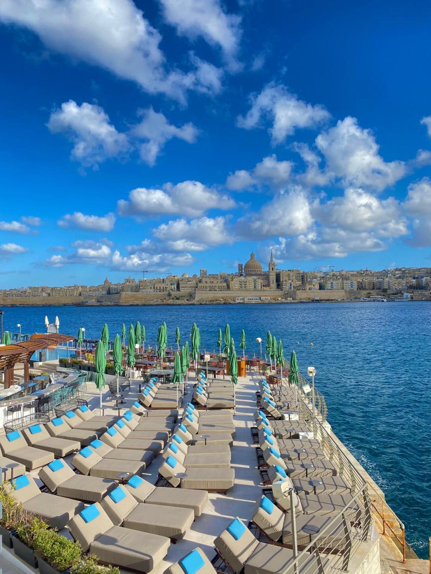 Tigne Sliema Three Bedrooms Apartment Luaran gambar