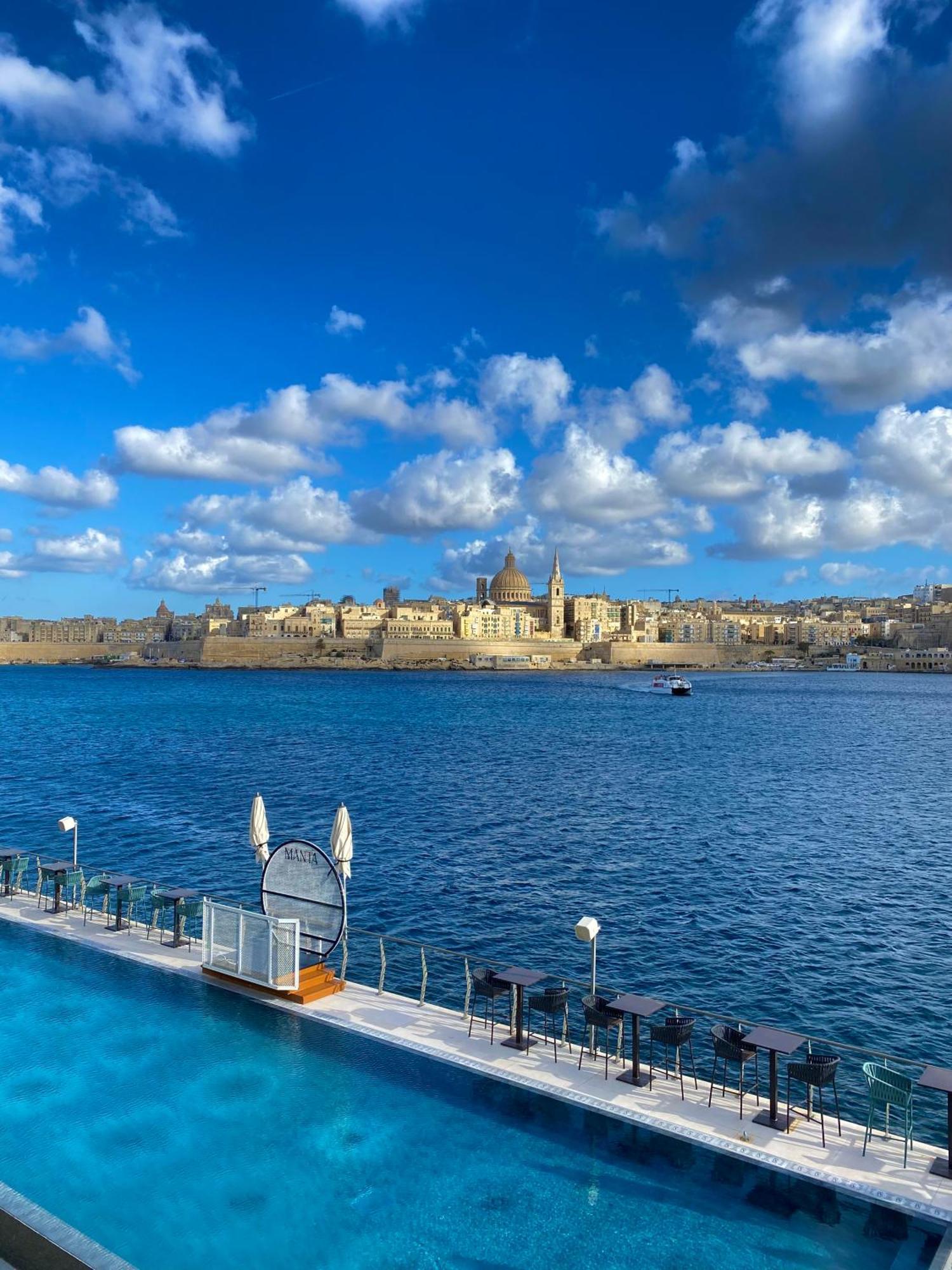 Tigne Sliema Three Bedrooms Apartment Luaran gambar