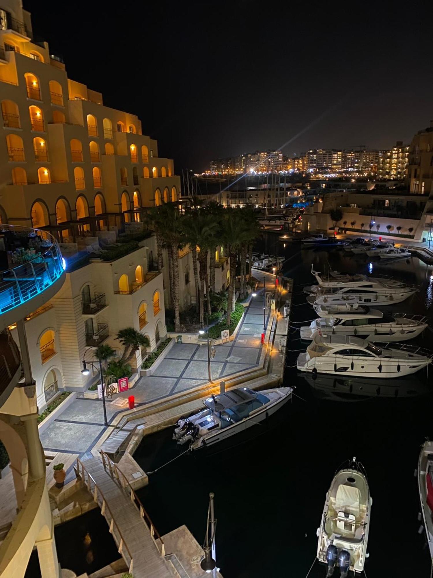 Tigne Sliema Three Bedrooms Apartment Luaran gambar
