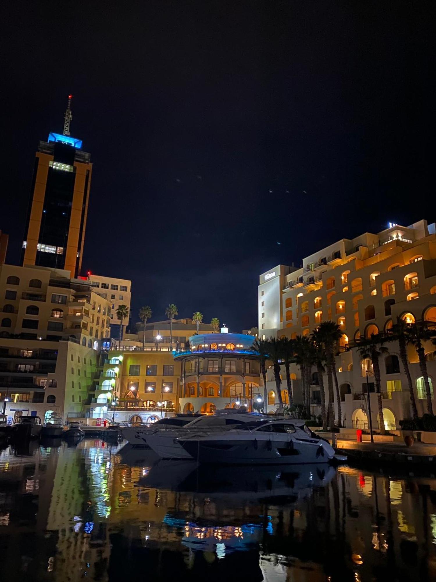 Tigne Sliema Three Bedrooms Apartment Luaran gambar