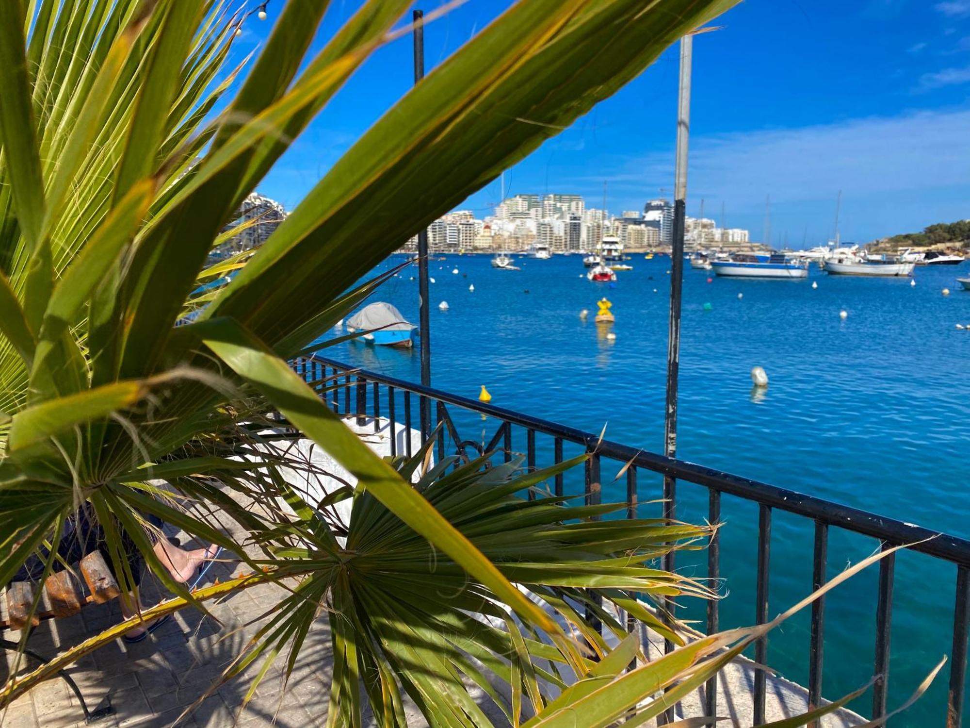 Tigne Sliema Three Bedrooms Apartment Luaran gambar