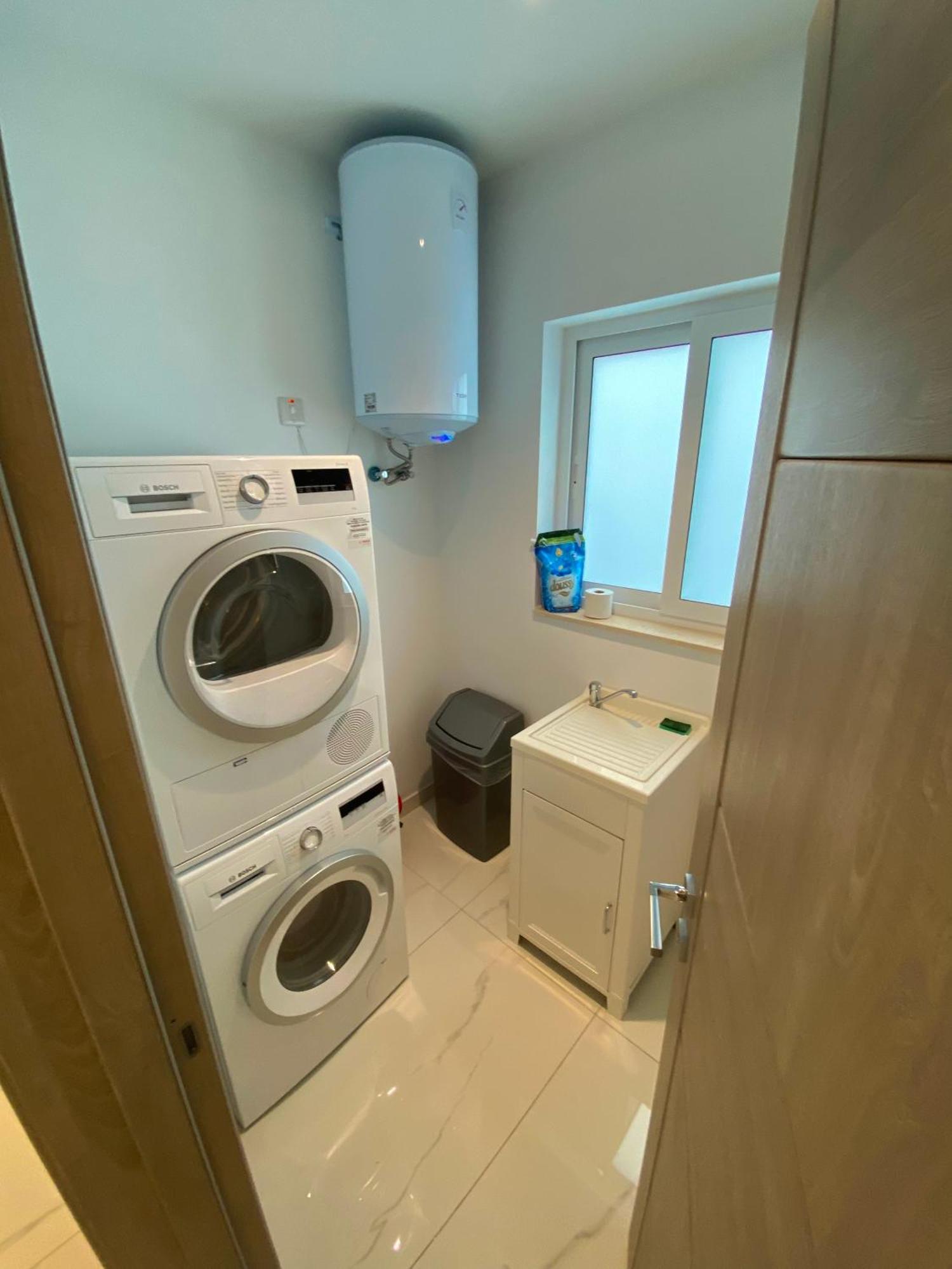 Tigne Sliema Three Bedrooms Apartment Luaran gambar