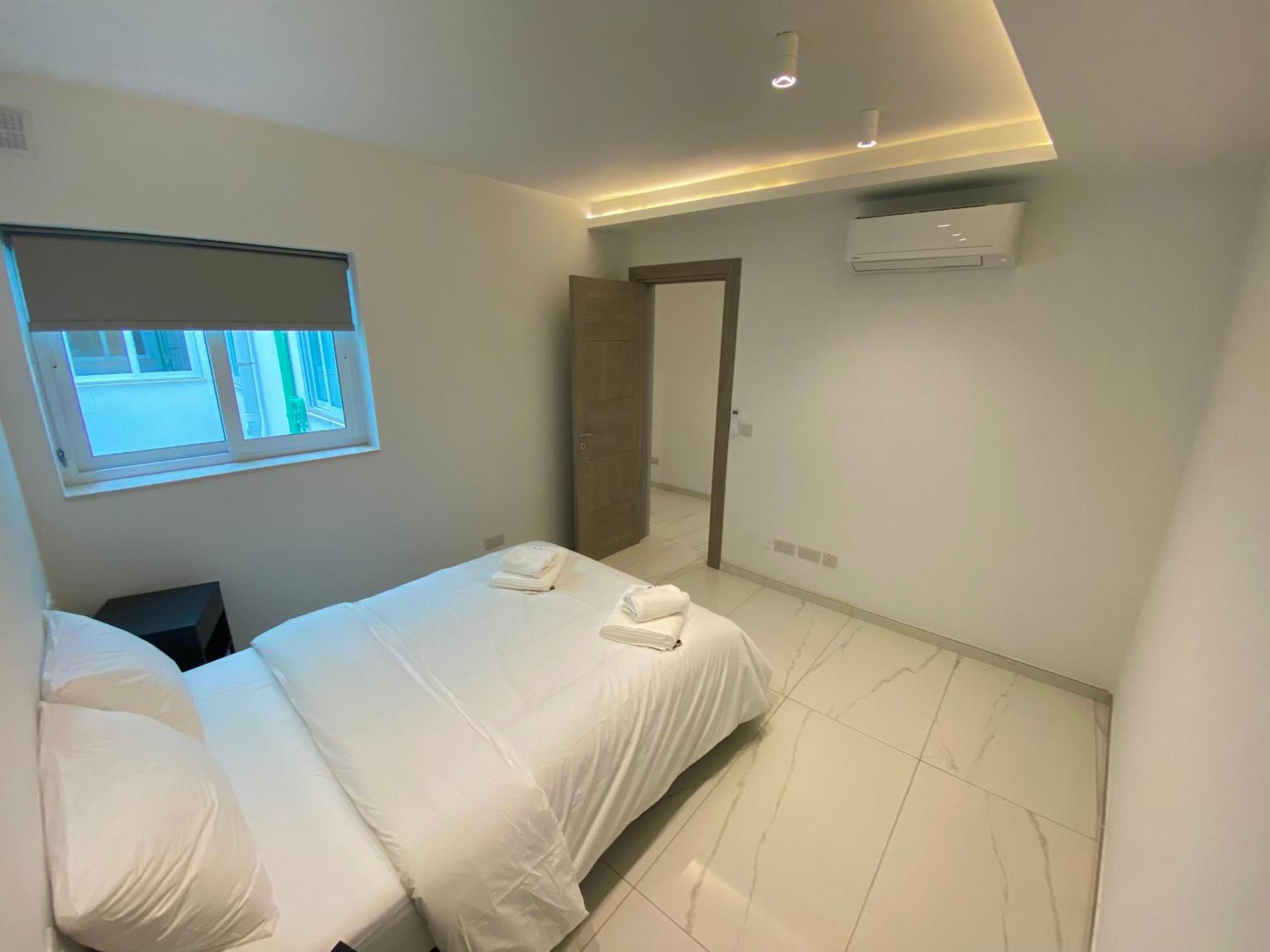 Tigne Sliema Three Bedrooms Apartment Luaran gambar
