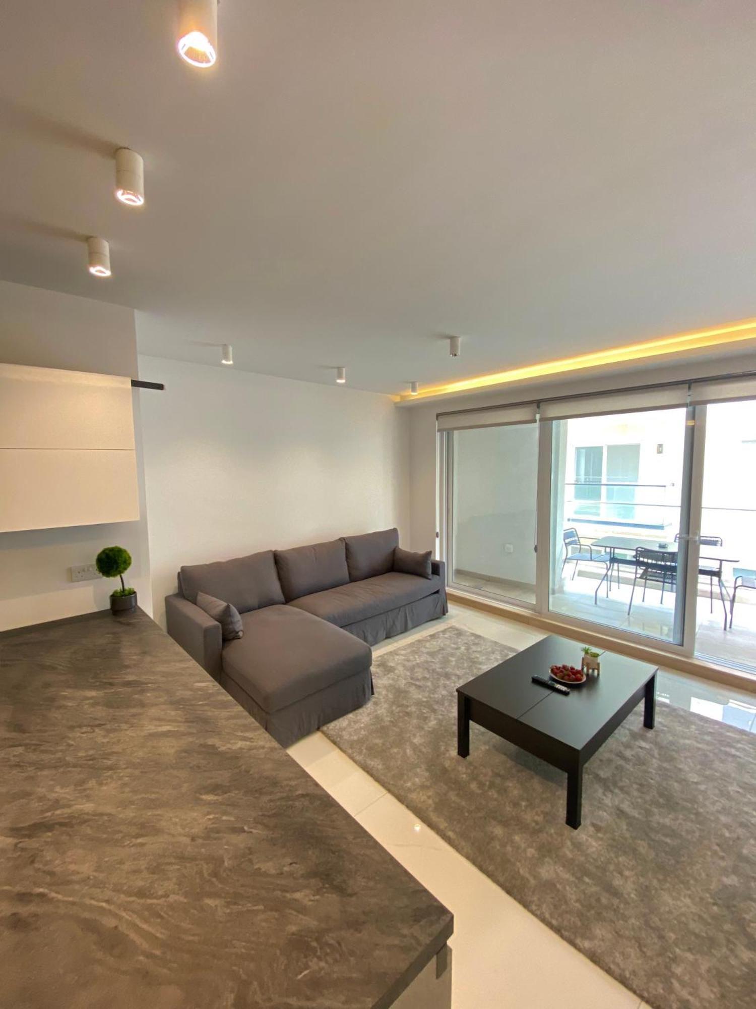 Tigne Sliema Three Bedrooms Apartment Luaran gambar