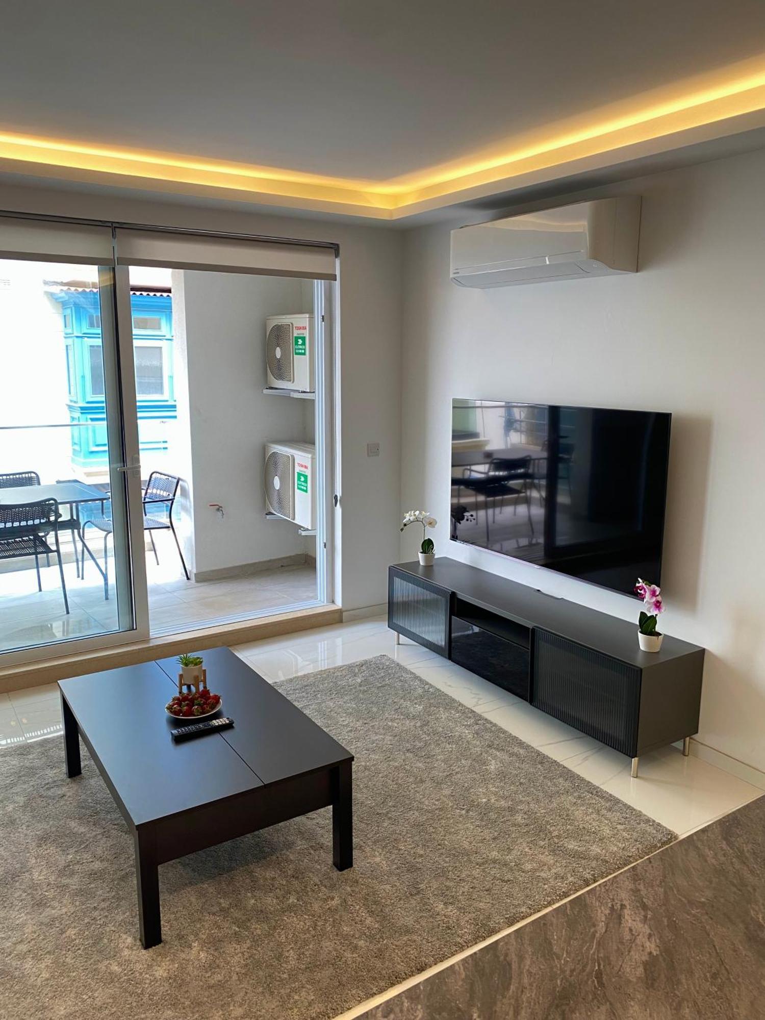 Tigne Sliema Three Bedrooms Apartment Luaran gambar