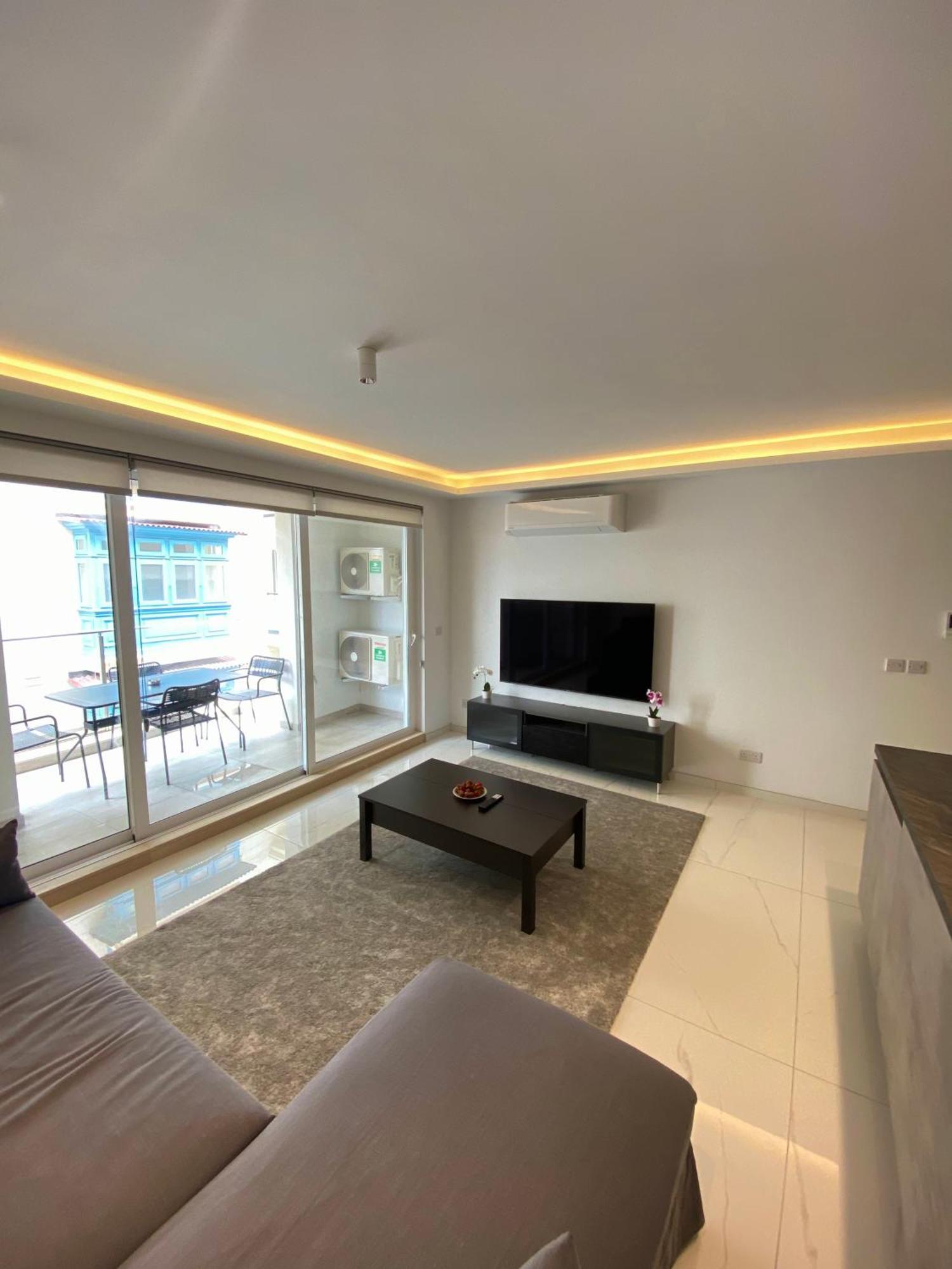 Tigne Sliema Three Bedrooms Apartment Luaran gambar