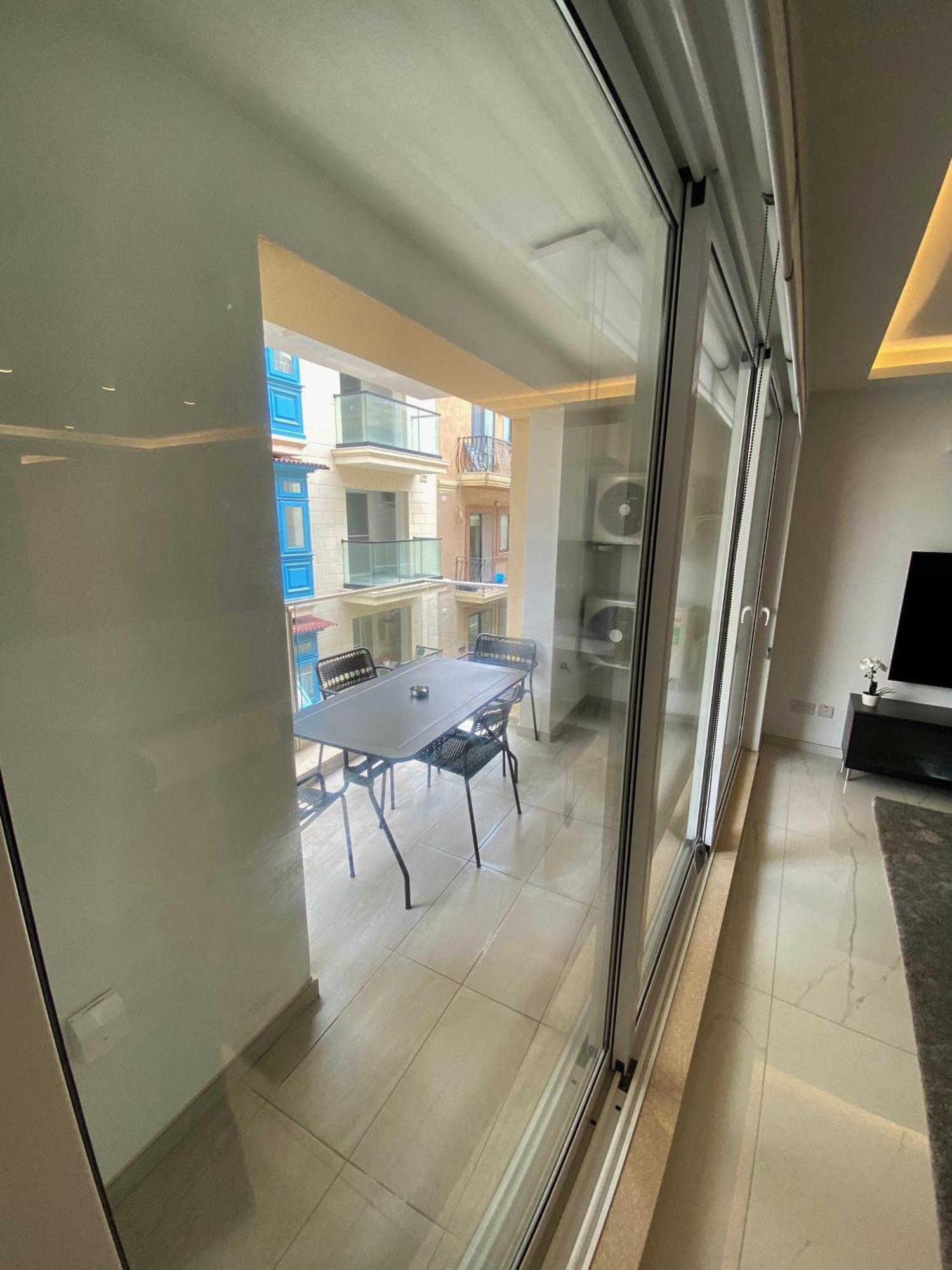 Tigne Sliema Three Bedrooms Apartment Luaran gambar