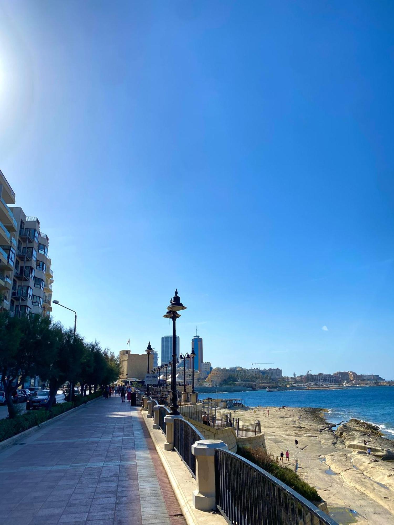 Tigne Sliema Three Bedrooms Apartment Luaran gambar