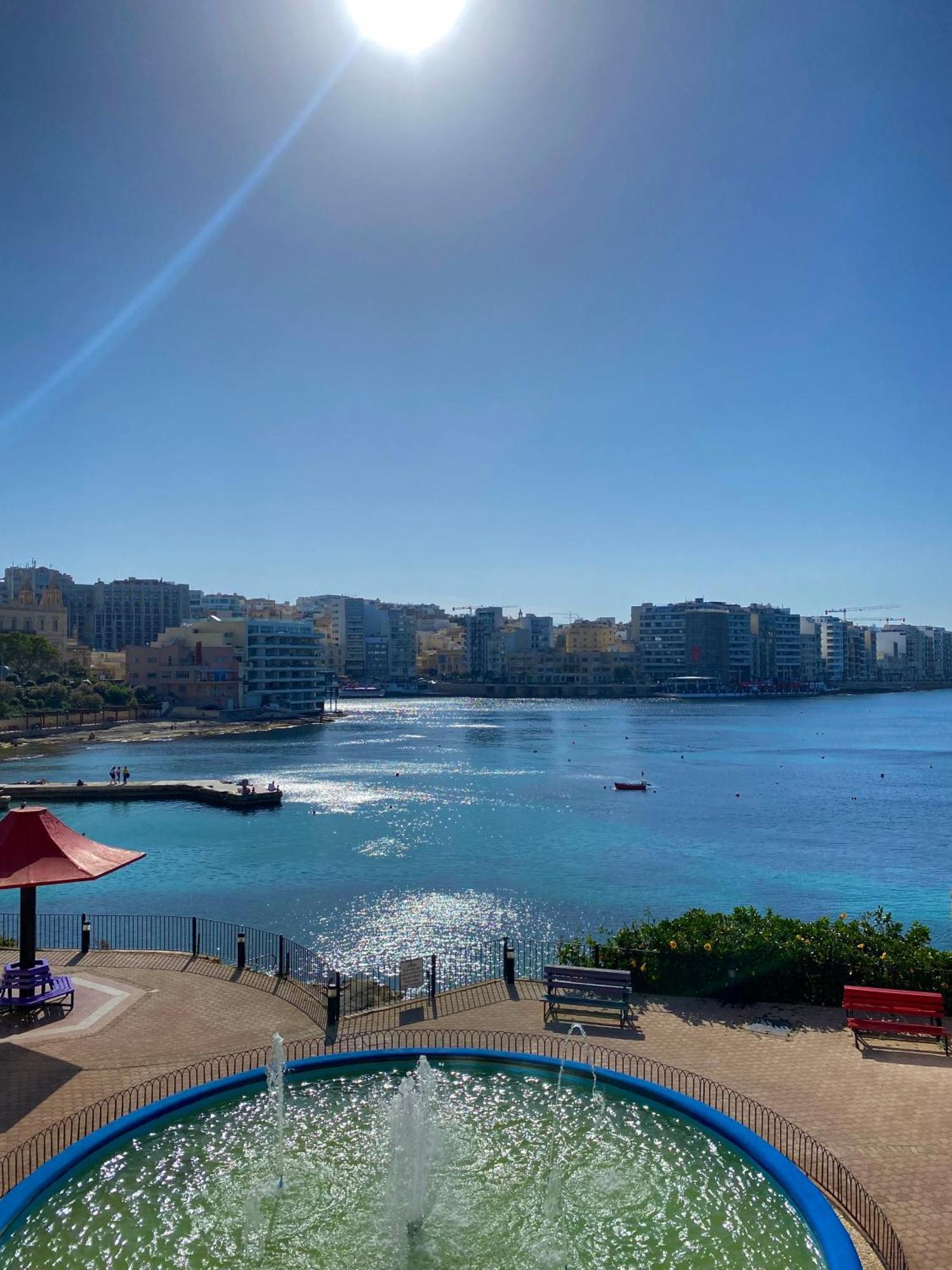 Tigne Sliema Three Bedrooms Apartment Luaran gambar