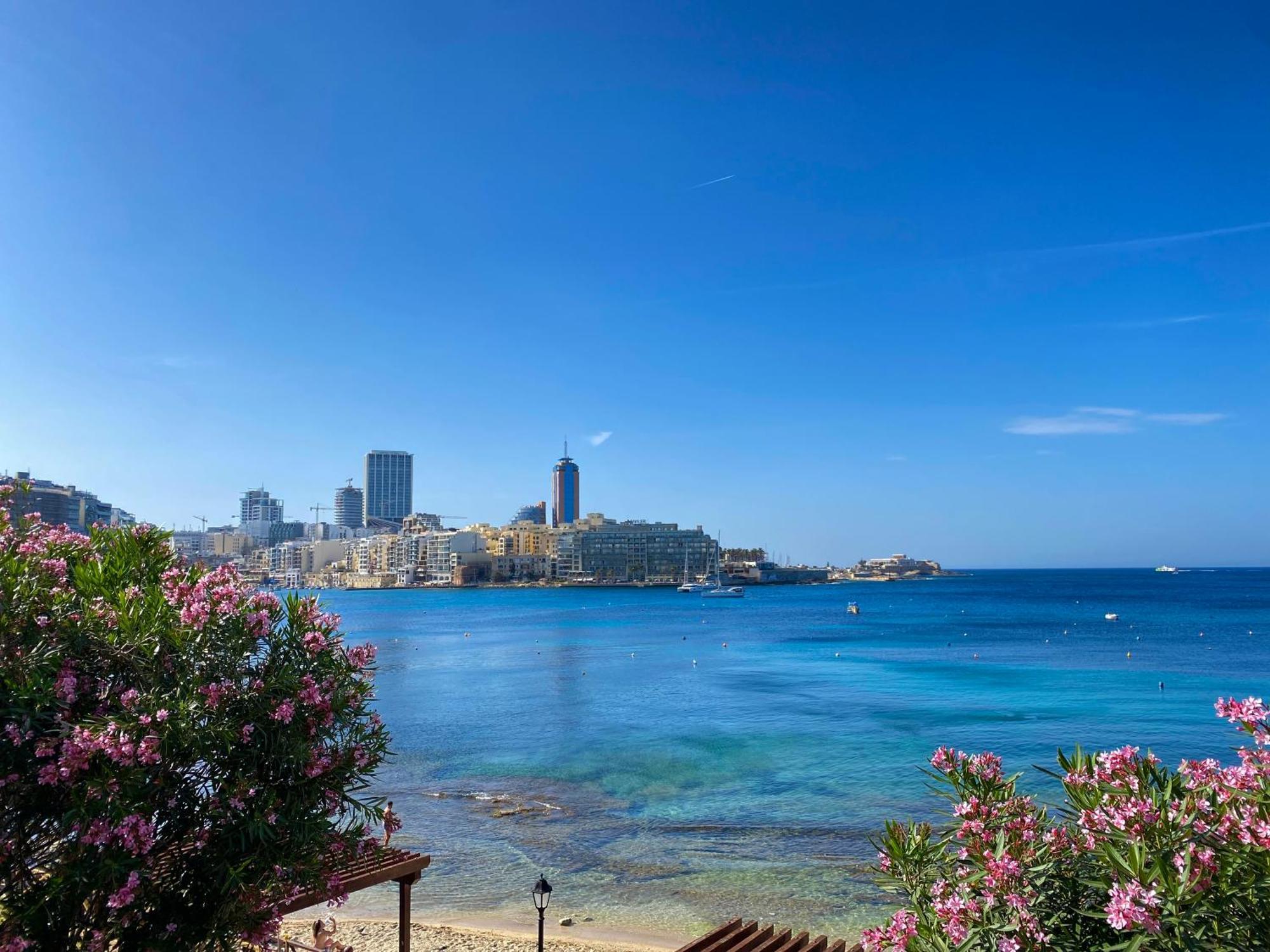Tigne Sliema Three Bedrooms Apartment Luaran gambar