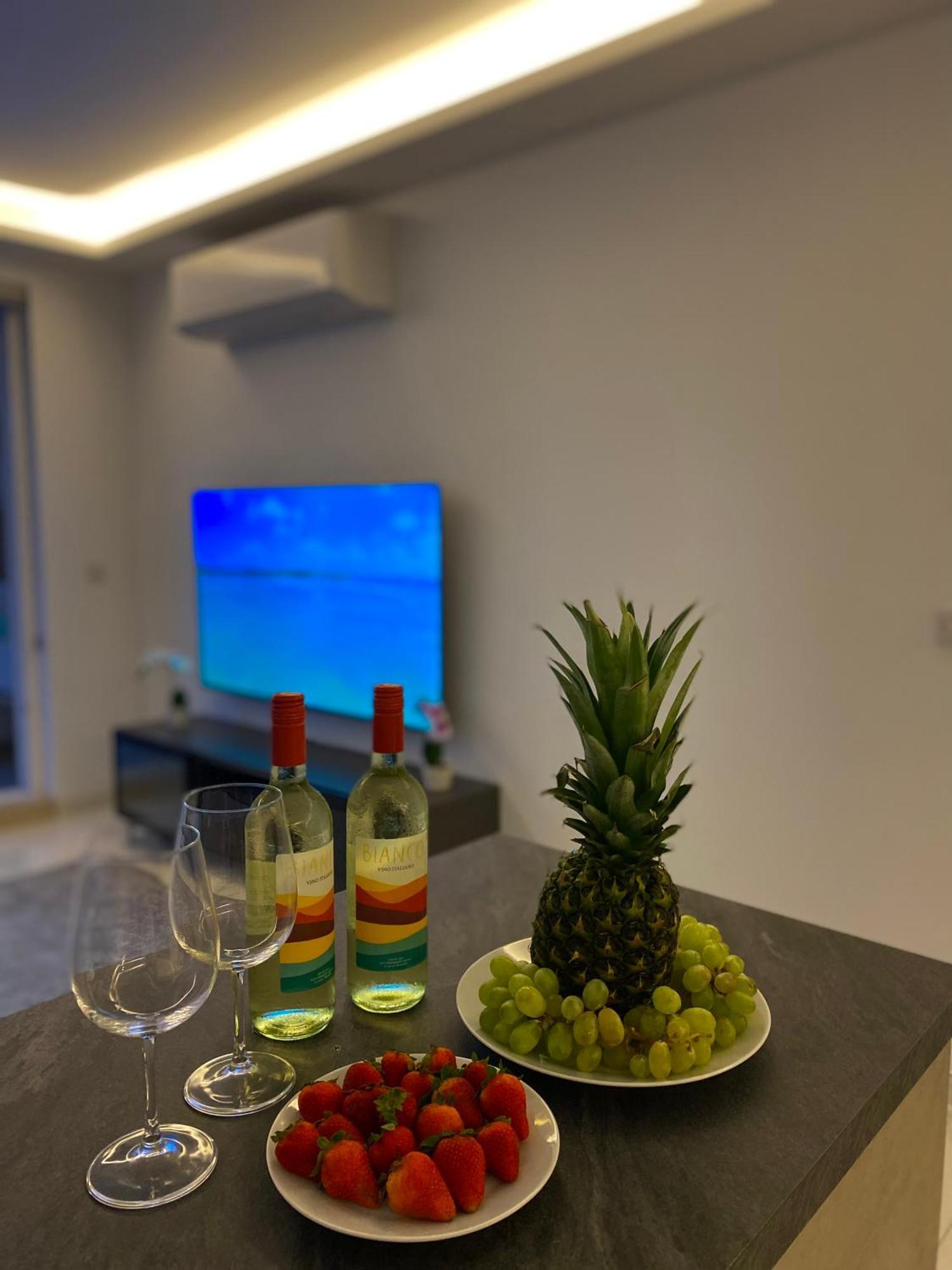 Tigne Sliema Three Bedrooms Apartment Luaran gambar